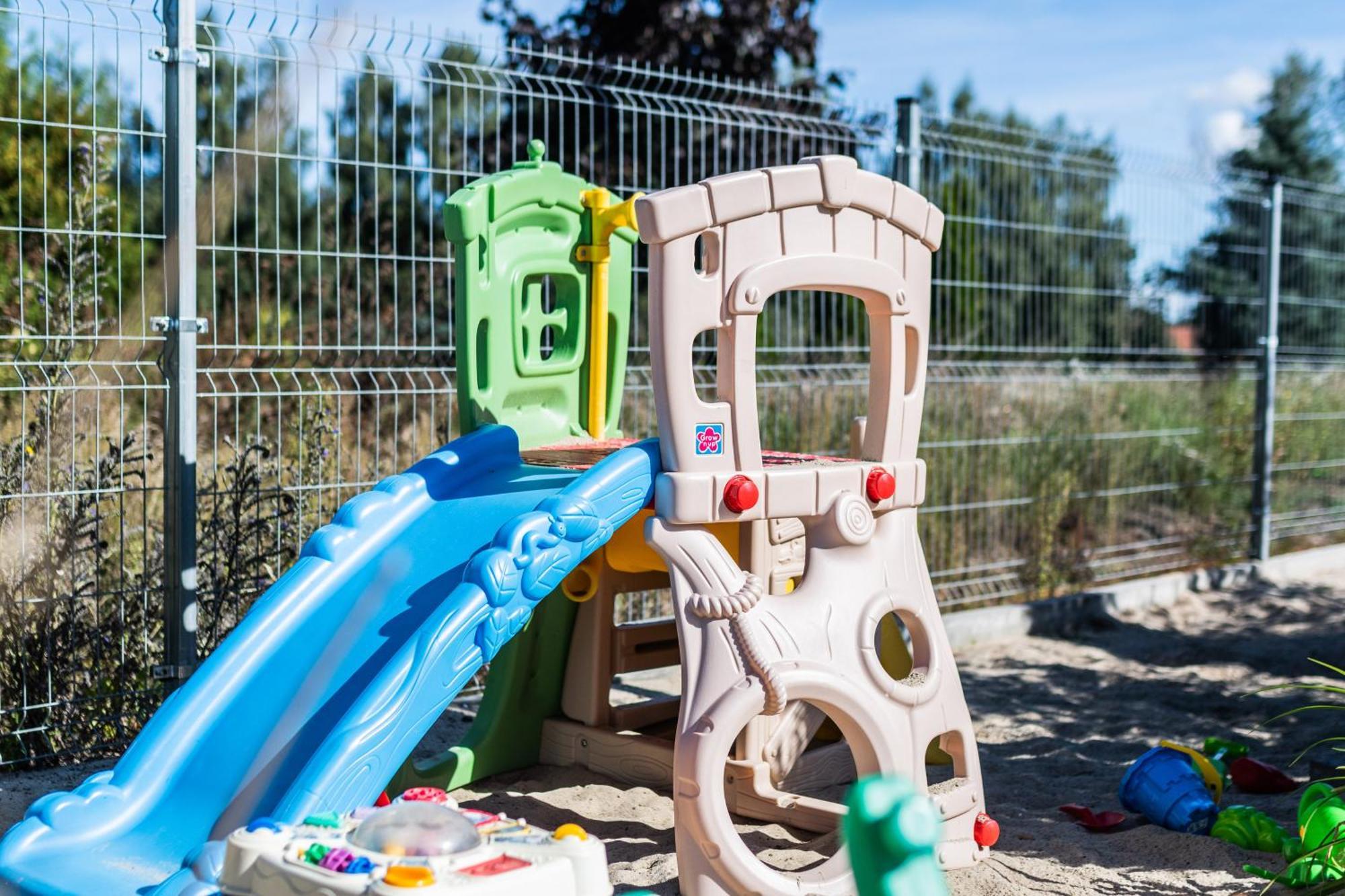 Sztutowo Lazurowy Dwor - Apartamenty Oraz Pokoje Z Basenem I Parkingiem Extérieur photo