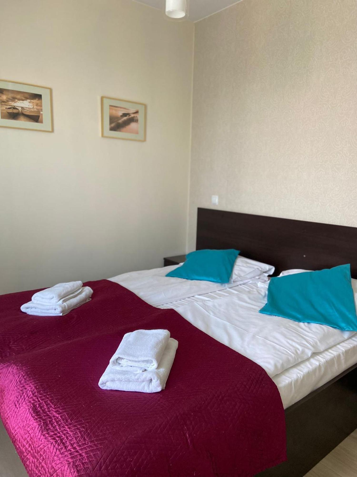 Sztutowo Lazurowy Dwor - Apartamenty Oraz Pokoje Z Basenem I Parkingiem Extérieur photo